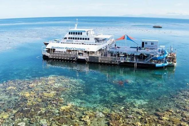 Cairns Sunlover Moore Reef + Green Island Day Tour2