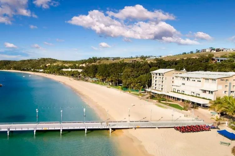 Tangalooma Dolphin Feeding Getaway (3)